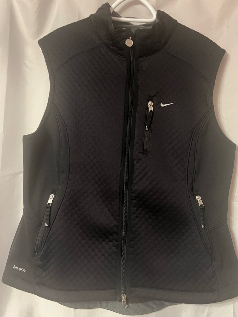 Nike Black Quilted Fitted Athletic Vest with Zip Pockets. Size XL